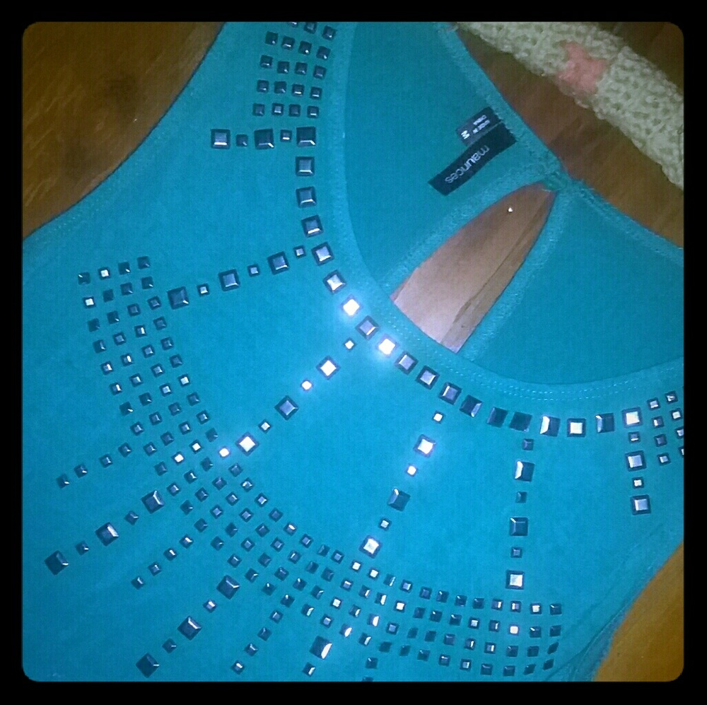 Maurice Sleeveless Tshirt w/ Silver Decal